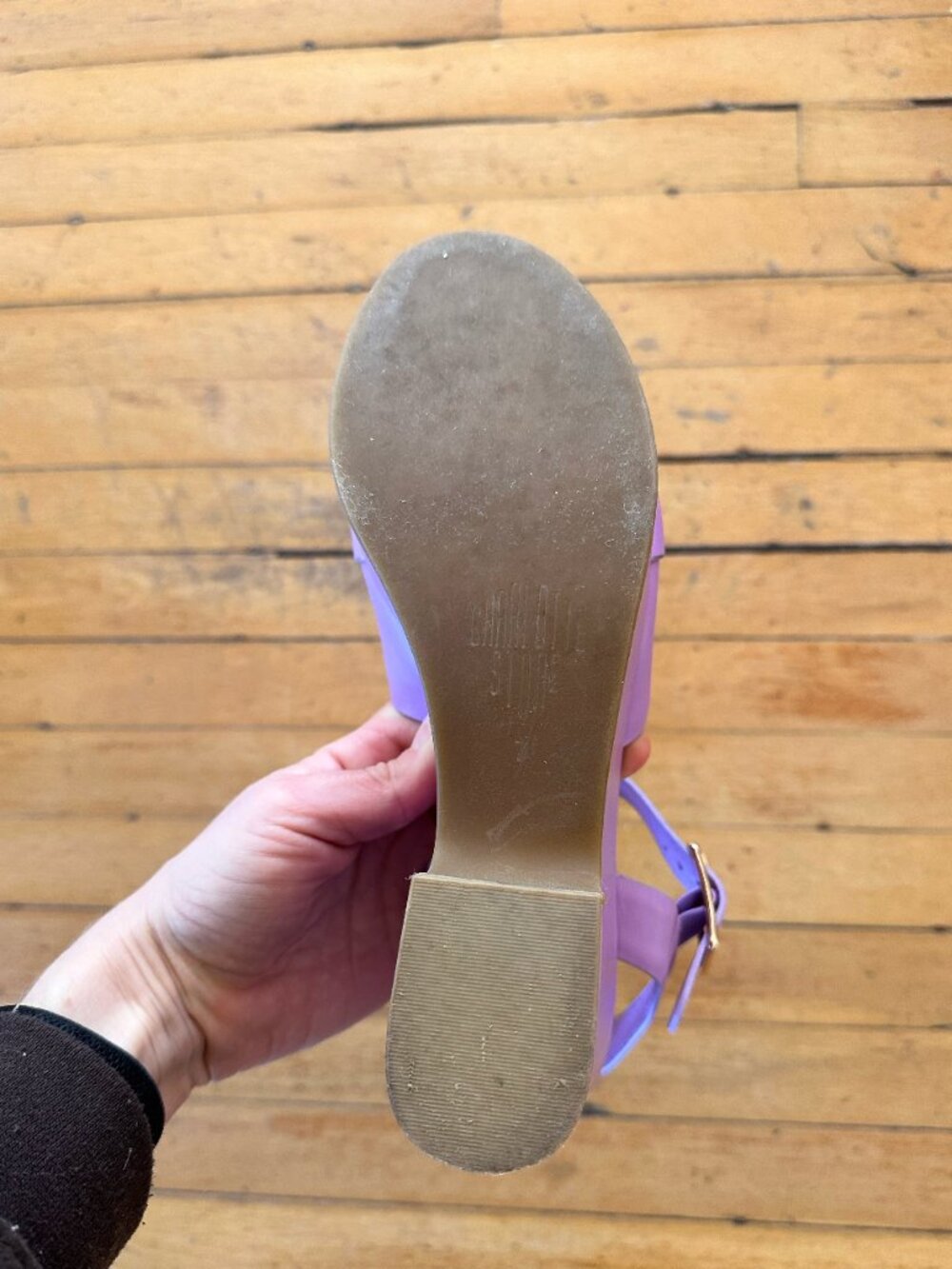 Charlotte Stone Raf - Picture 4 of 4